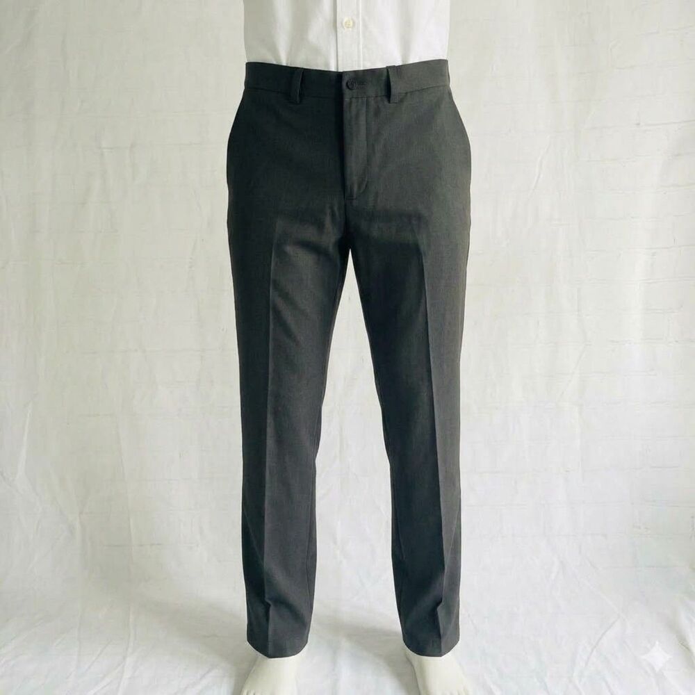 Haggar Performance Pants Mens Size 35x30 Gray Flat Front Straight Leg (Tag 36)
